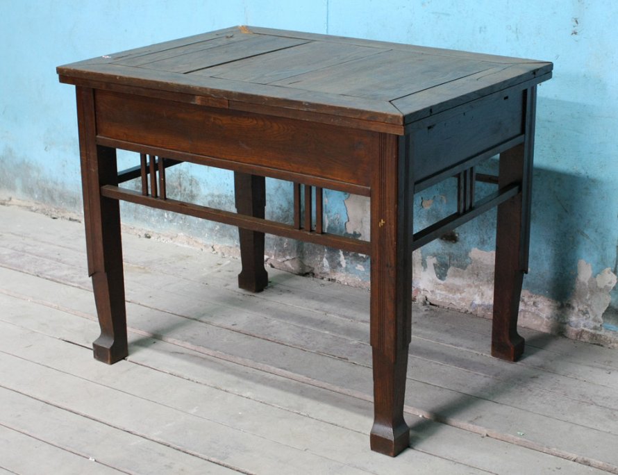 Старинный обеденный стол, модерн
