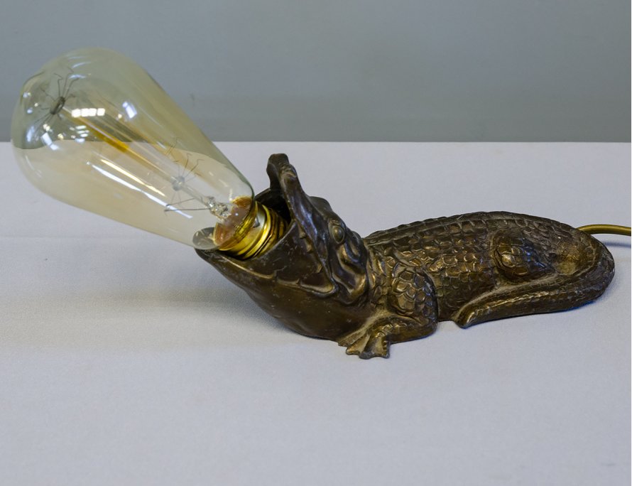 Настольная лампа Крокодил в стиле ар-деко