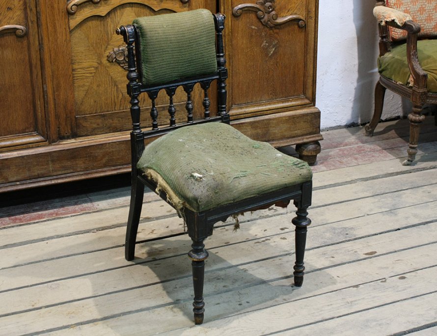 Старинный пружинный стул