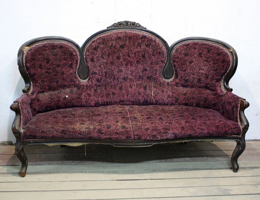 Русский гостиный диван 19 века