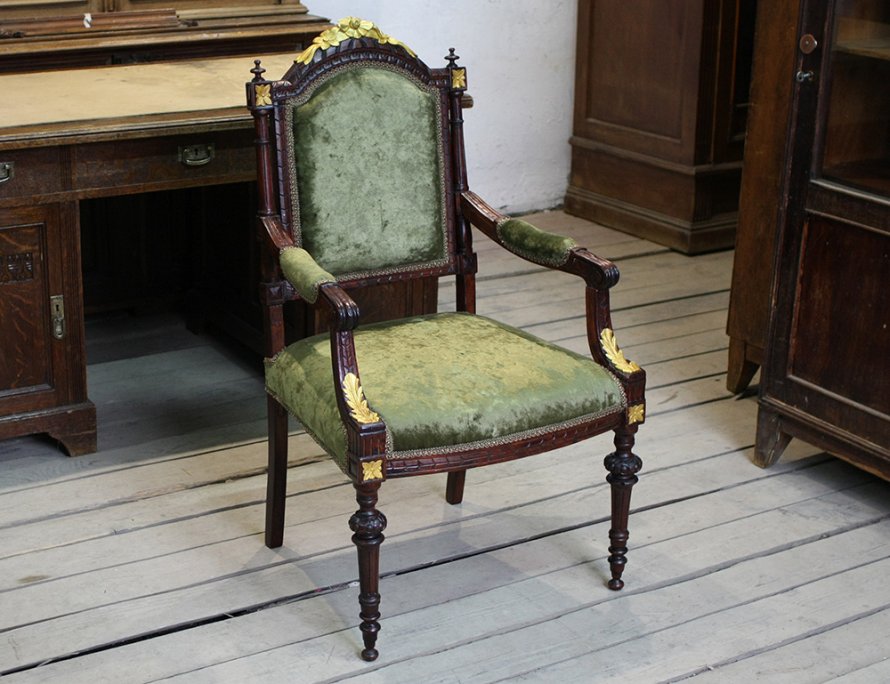Старинное кресло (после реставрации)