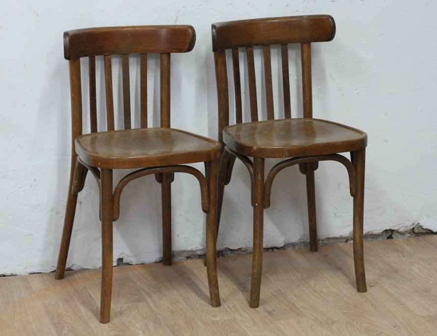 Пара чехословацких стульев