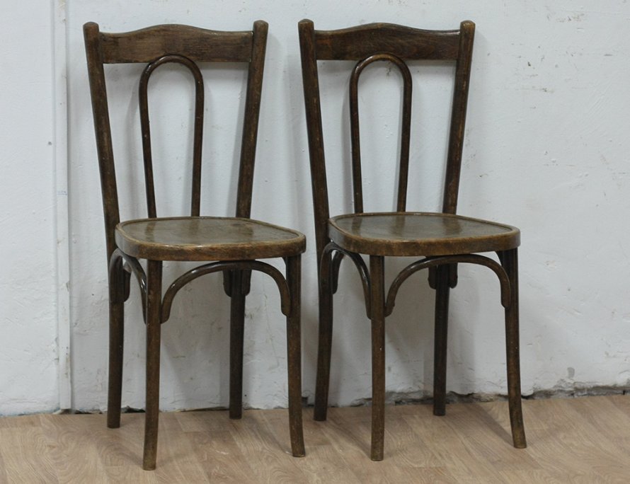 Пара чехословацких стульев