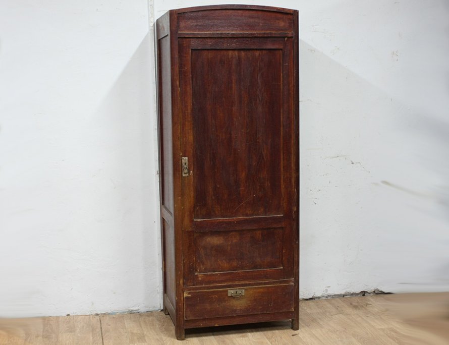 Старинный платяной шкаф