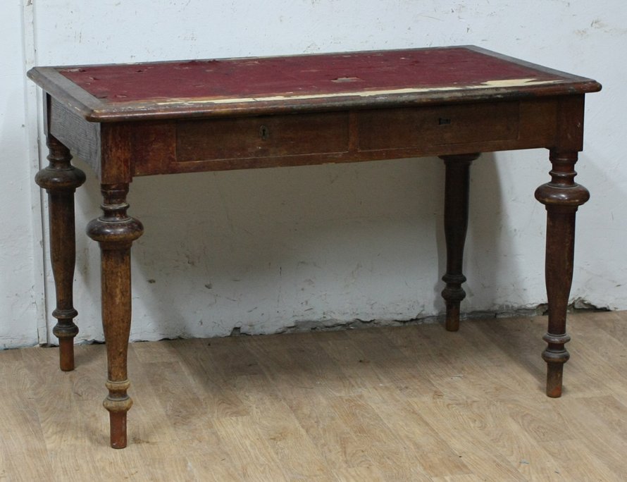 Старинный дубовый письменный стол