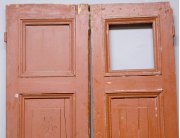 Старинные распашные двери
