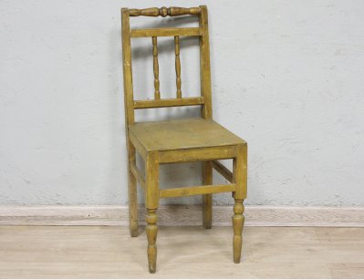Старинный деревенский стул