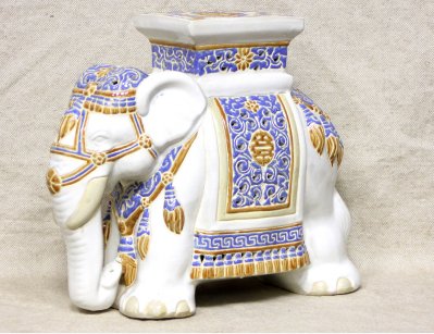Керамический пуфик в виде слона
