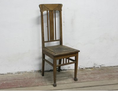 Дубовый стул