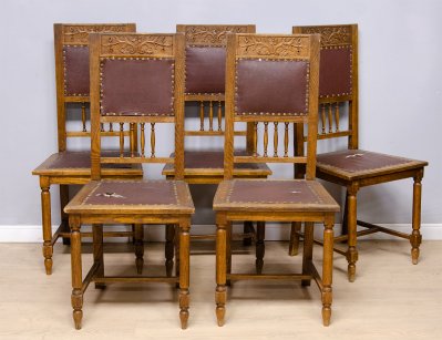 Гарнитур антикварных стульев с резьбой
