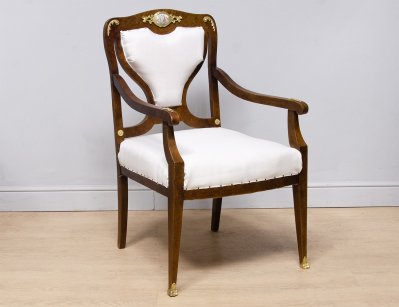 Антикварное кресло (после реставрации)