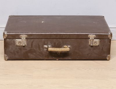 Винтажный чемодан