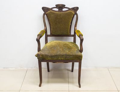 Антикварное кресло в стиле модерн