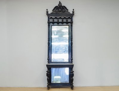 Антикварное простеночное зеркало XIX века