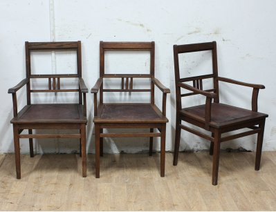 Старинные дубовые кресла