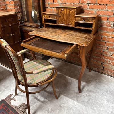 Письменные столы и бюро: рабочее место с историей