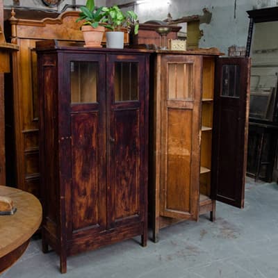 Реставрация или патина: что делать со старинным шкафом