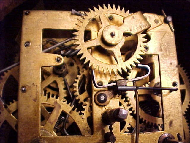 Устройство часового механизма. Проблемные места старинных механизмов.