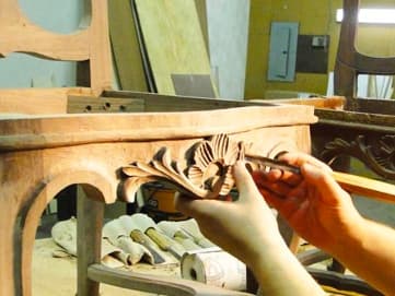 Реставрация антикварной мебели. Маркетри, резьба по дереву, переобивка.