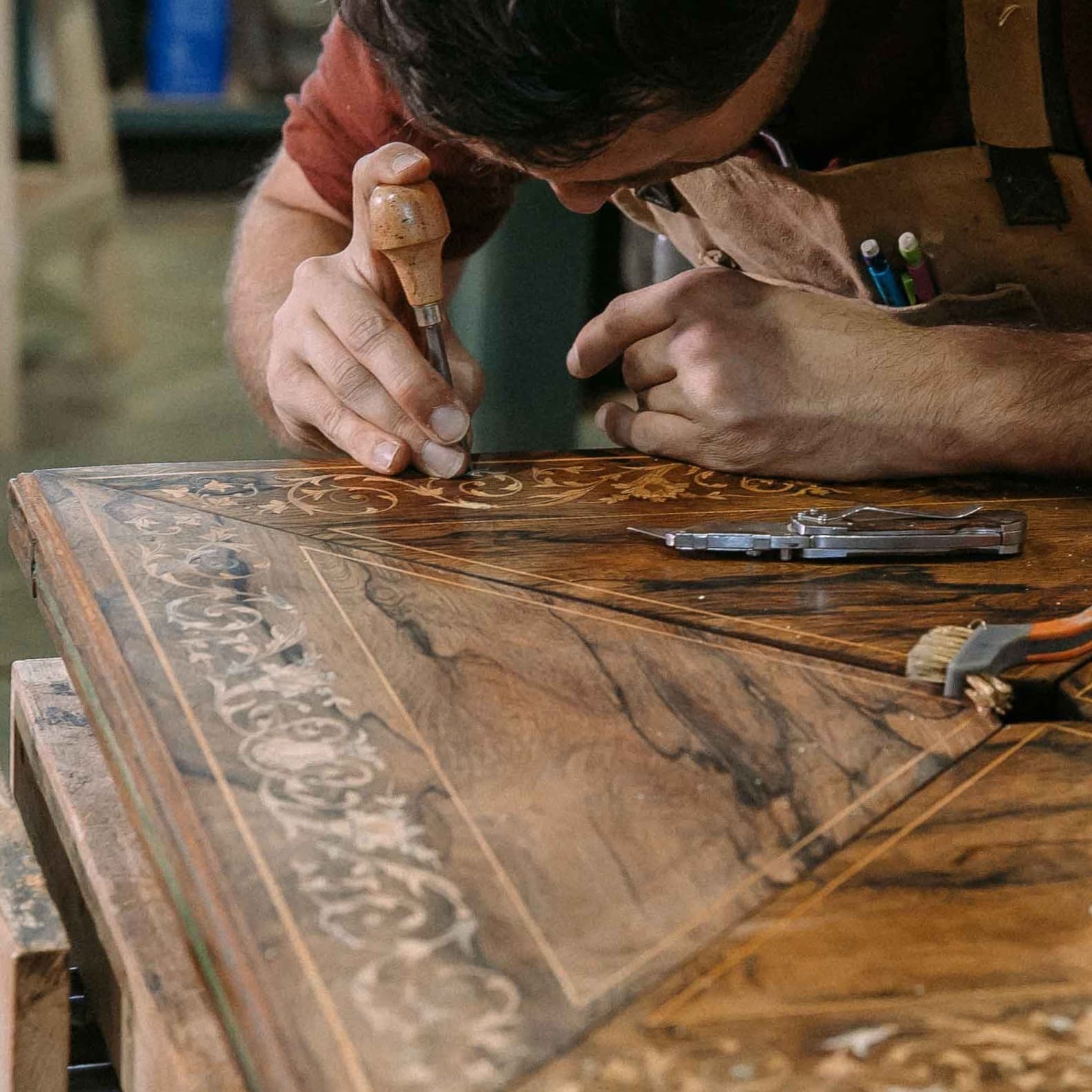 Реставрация антикварной мебели.