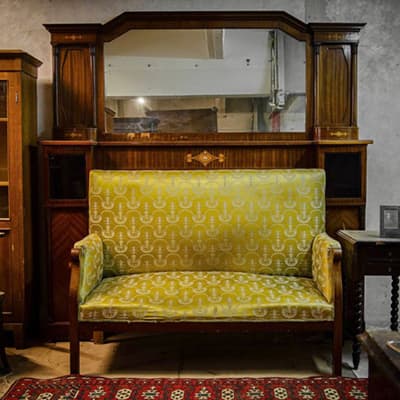 Как выбрать удобный антикварный диван: мифы и реальность