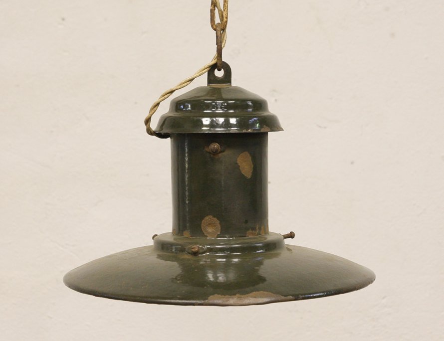 Старинный светильник