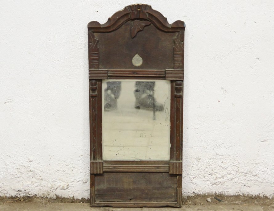Старинное деревенское зеркало
