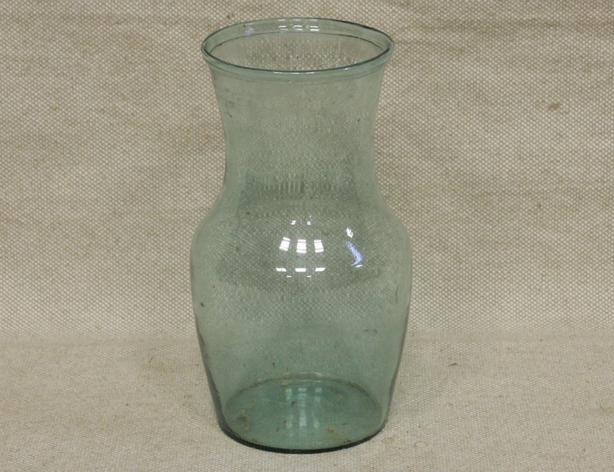 Старинная стеклянная ваза