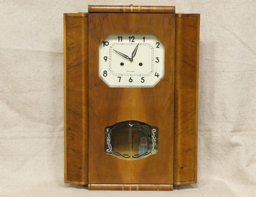Настенные часы с боем Янтарь