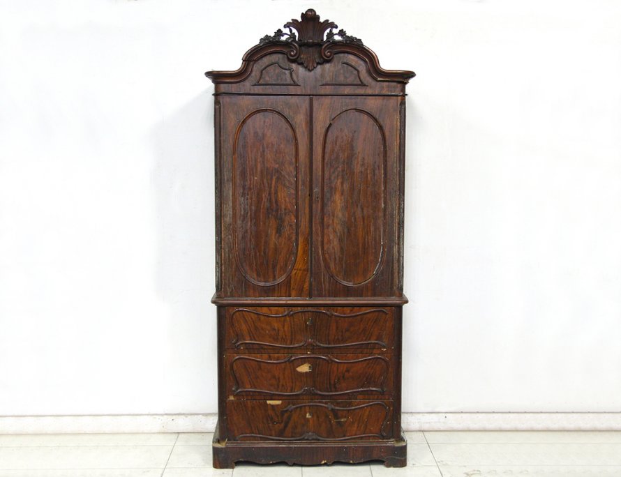 Антикварный шкаф монашка 19 века