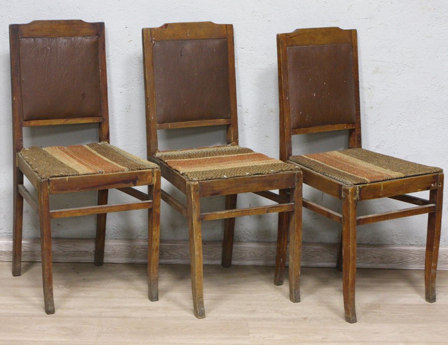 Старинные стулья 