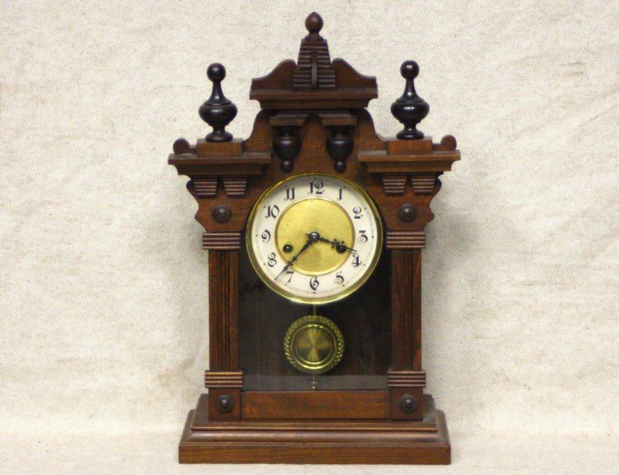 Настольные деревянные часы HAU