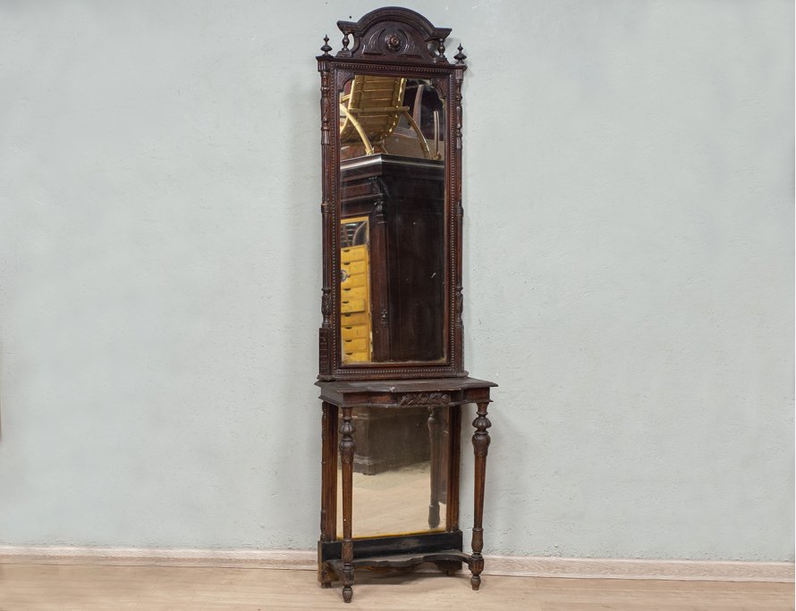 Антикварное простеночное зеркало 19 века