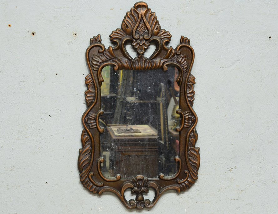 Старинное металлическое зеркало 