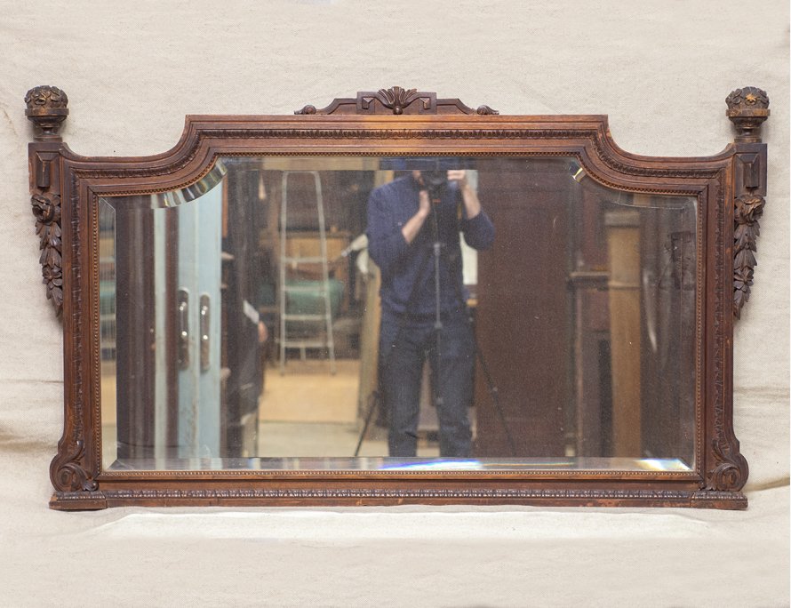 Ореховое настенное зеркало с резьбой, 19 век