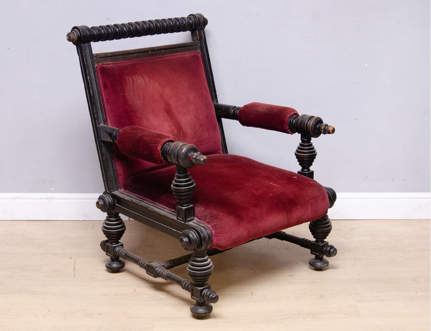 Антикварное салонное кресло