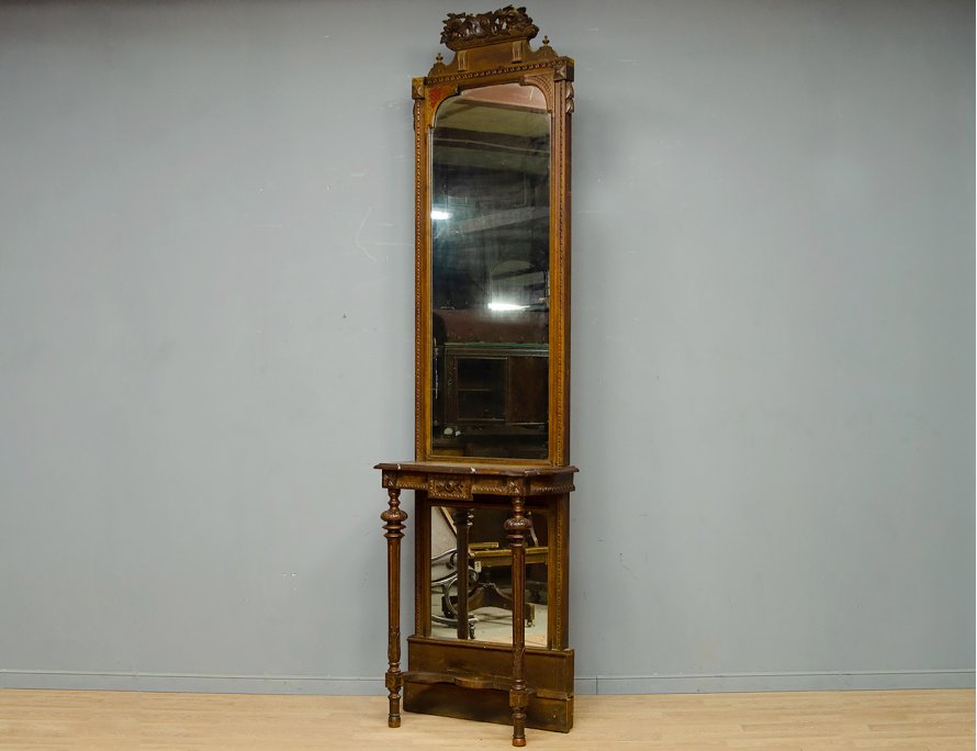 Ореховое простеночное зеркало 19 века