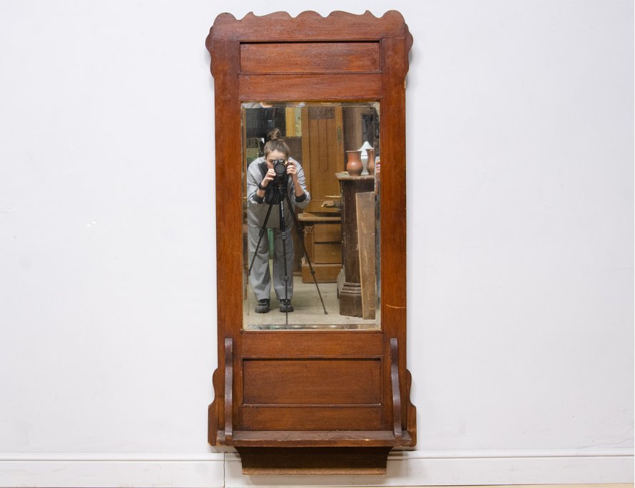 Антикварное зеркало с полкой