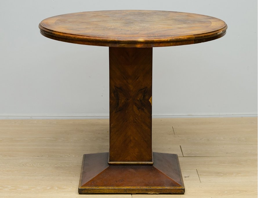 Старинный ореховый круглый стол