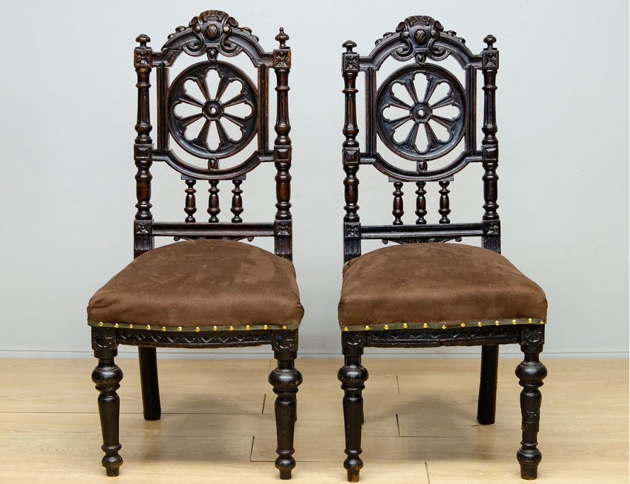 Пара антикварных стульев 19 века