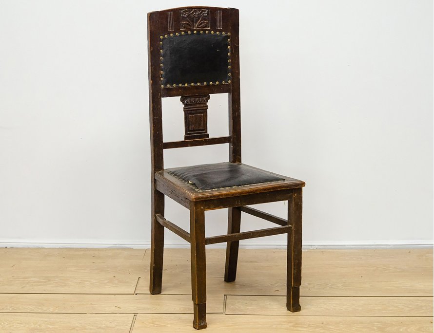 Дубовый стул в стиле