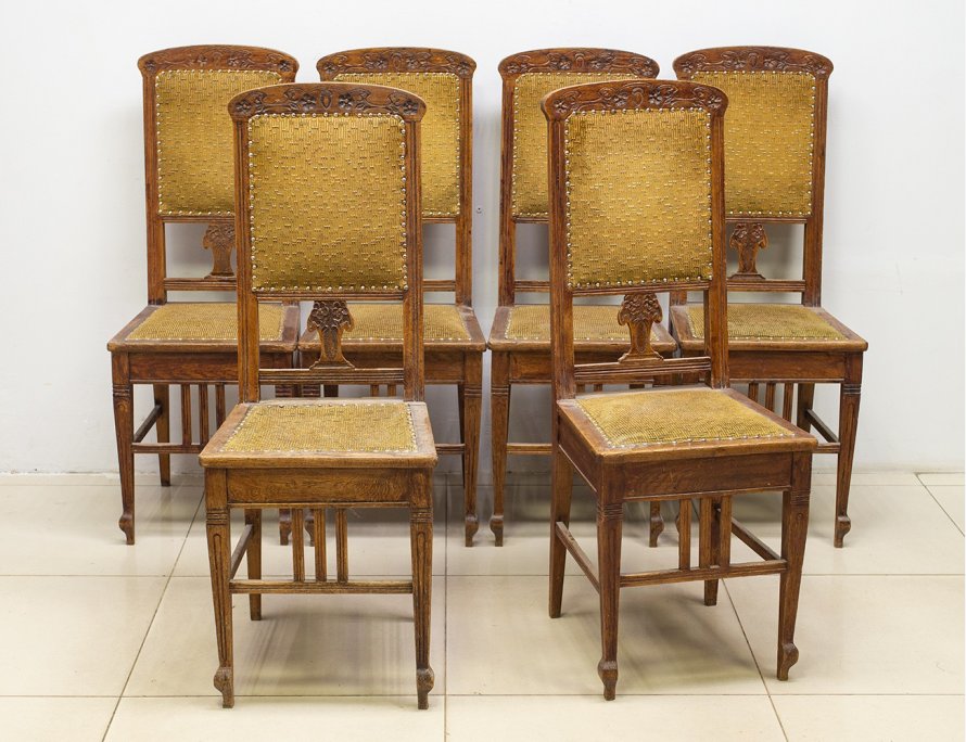 Антикварные дубовые стулья в стиле модерн