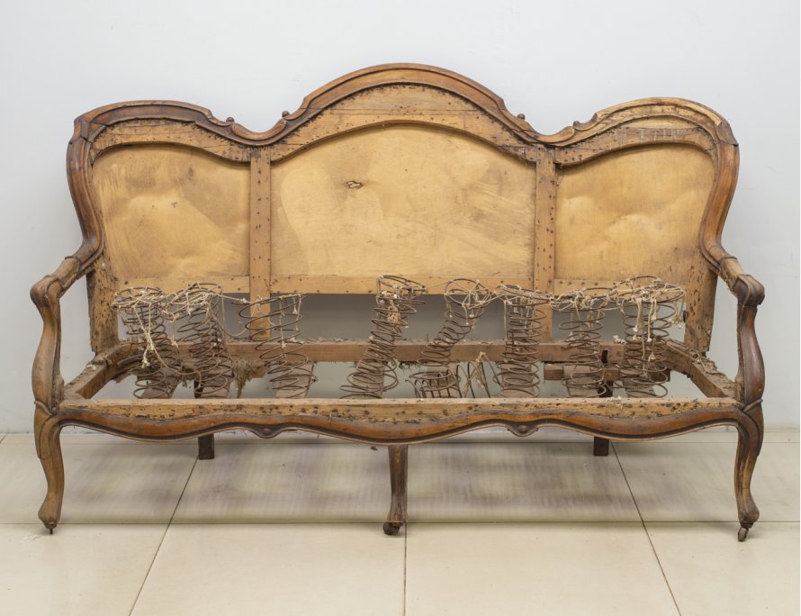 Антикварный гостиный диван 19 века