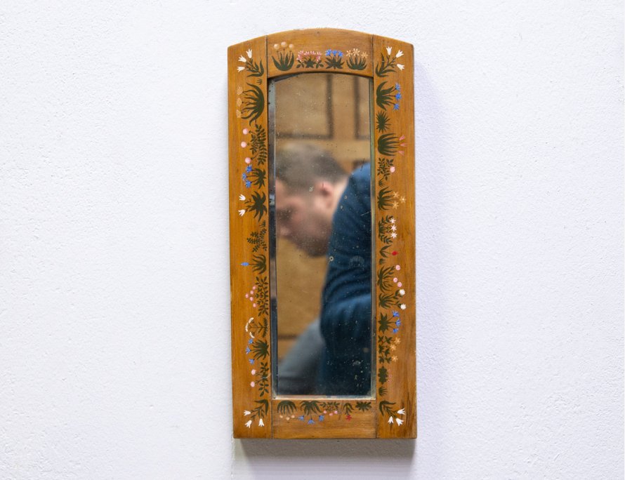 Старинное зеркало с росписью