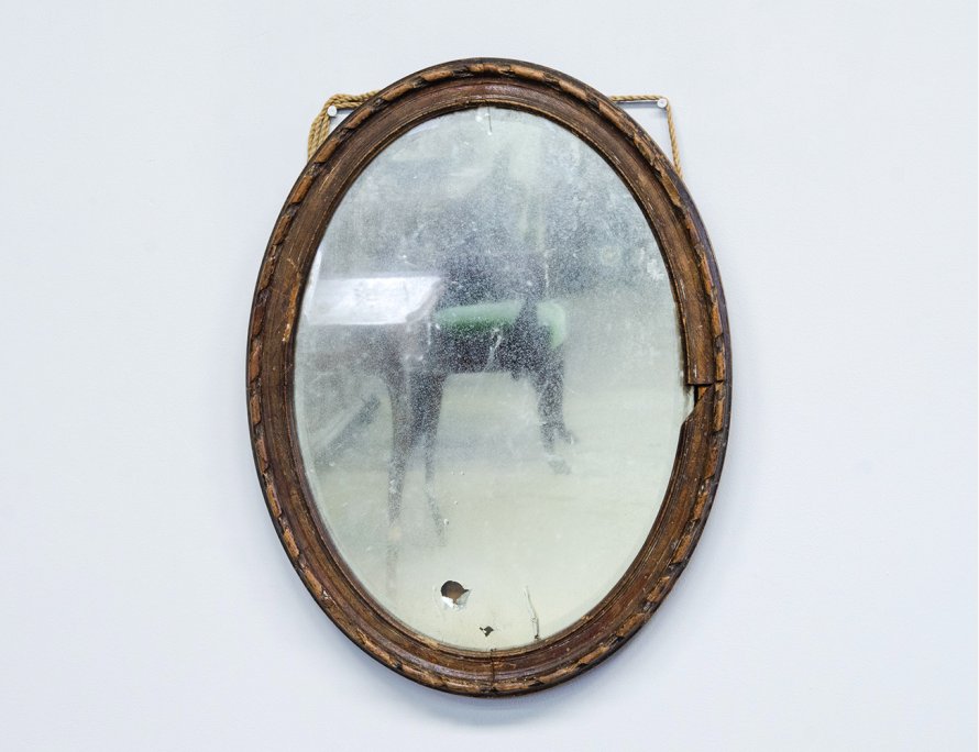 Антикварное овальное зеркало