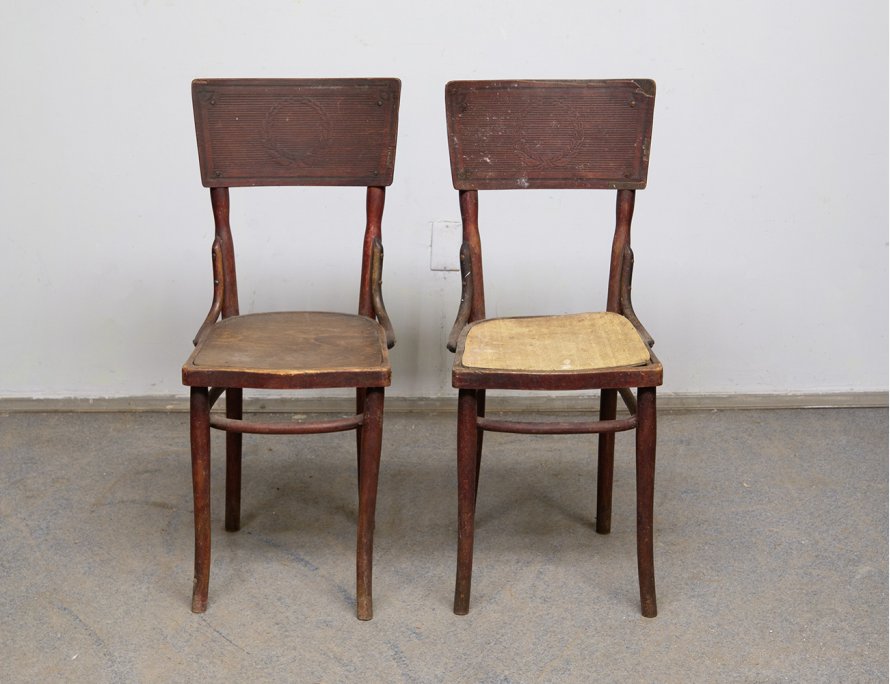 Пара старинных венских стульев