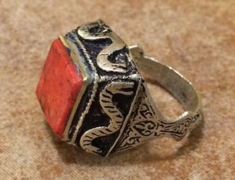 Афганский перстень с изображением змей
