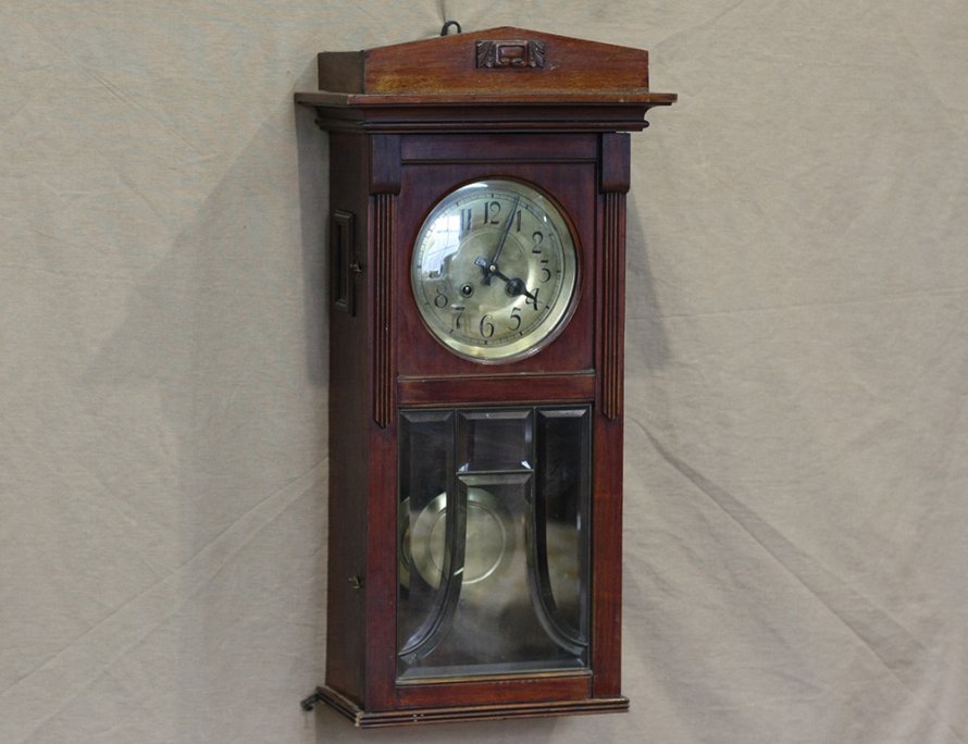 Настенные часы Gustav Becker с боем