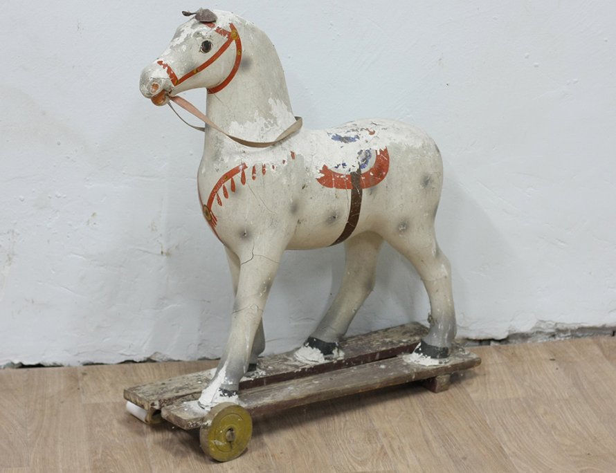 Старинная игрушка лошадка