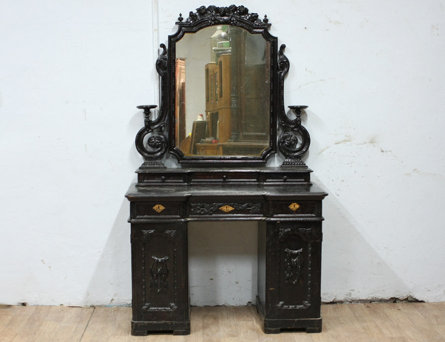 Антикварный дамский столик с зеркалом